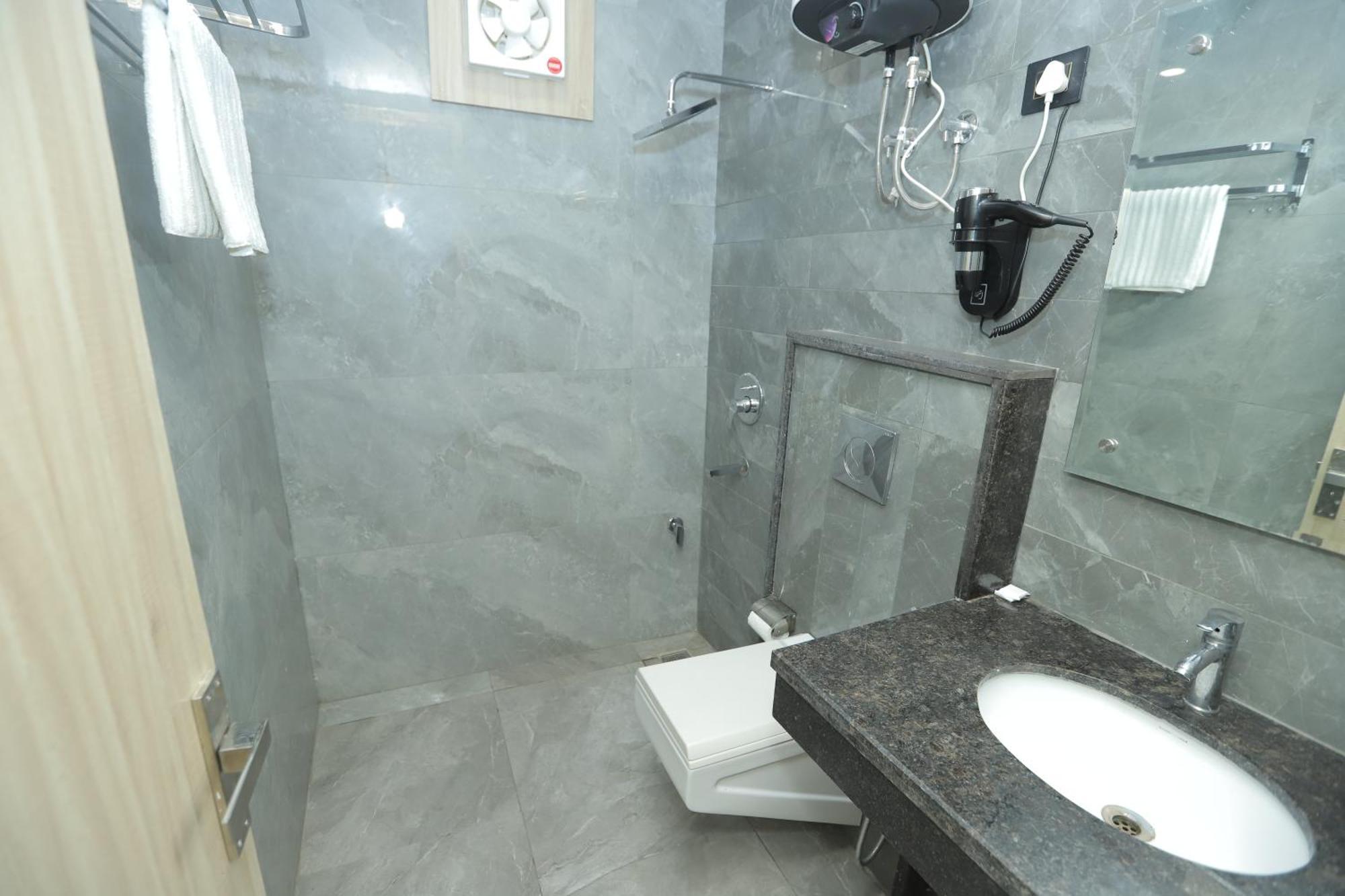 Zed Hotel - Delhi International Airport 新德里 外观 照片
