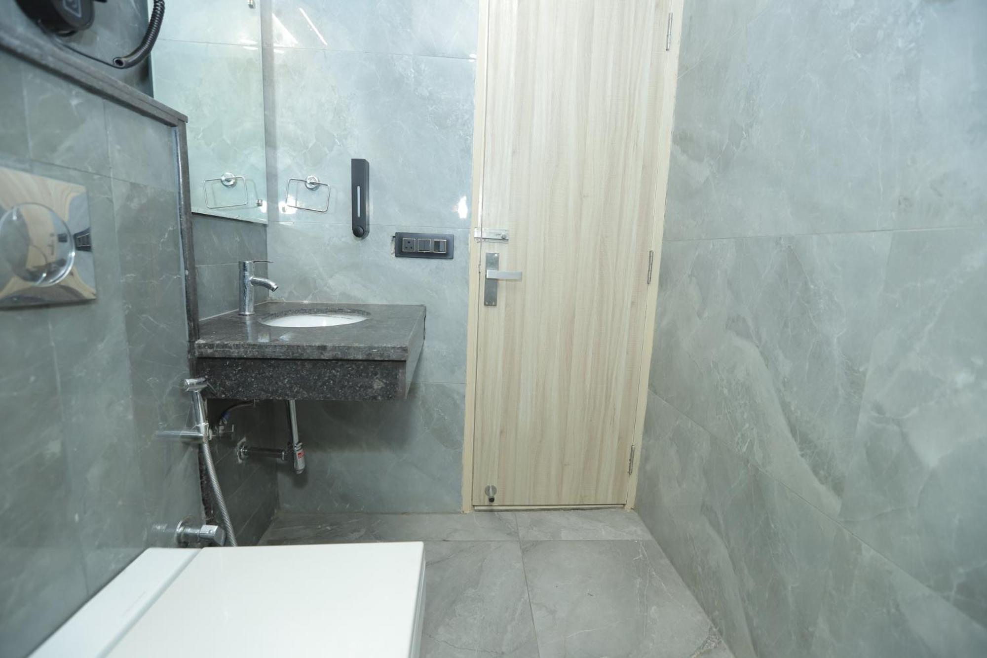 Zed Hotel - Delhi International Airport 新德里 外观 照片